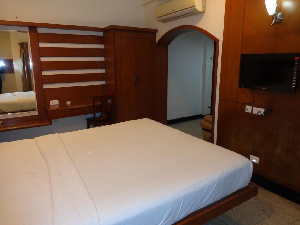 Sanu International Hotel Nāmakkal Eksteriør billede